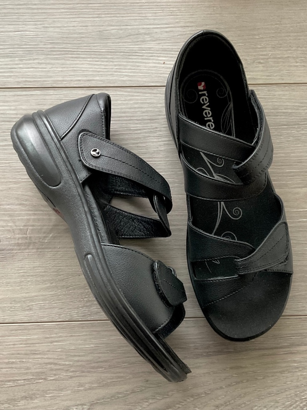 Revere Geneva Closed Heel Sandal  Adjustable Straps Black Size 9 NEW